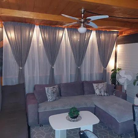 Apartment Mobile T&n - Camp