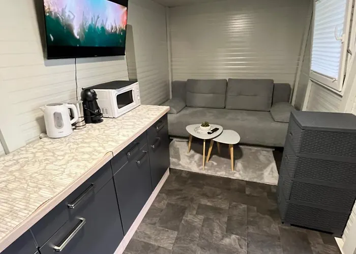 Апартаменты Mobile T&n - Camp Веленье